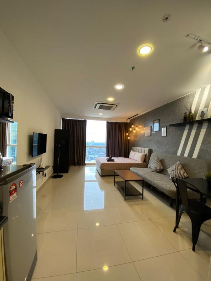 Pinnacle Pj @ Penguin Homes Petaling Jaya Exteriör bild